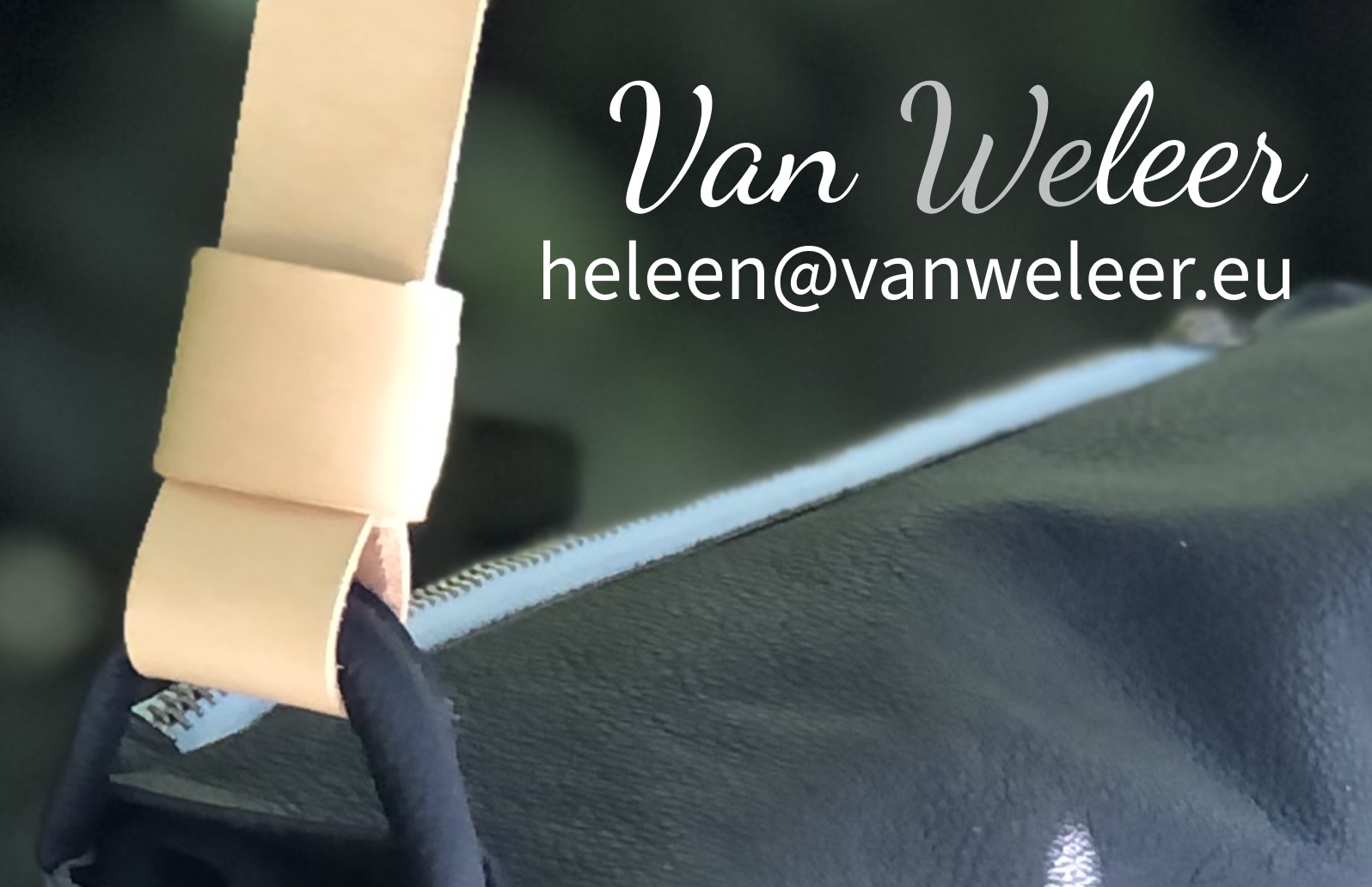 Visitekaartje met emailadres heleen apenstaartje vanweleer.eu